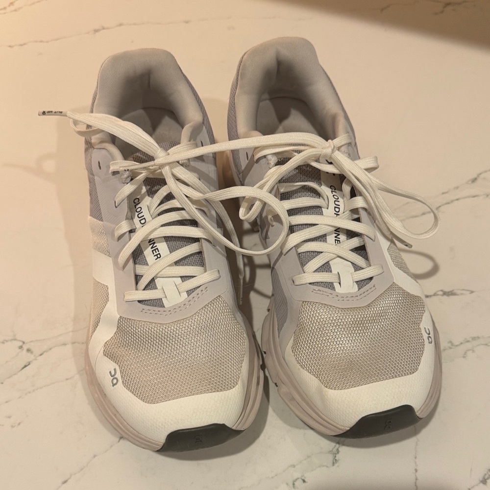 Cloudnova Lightweight Running Sneakers in White/Beige size 8